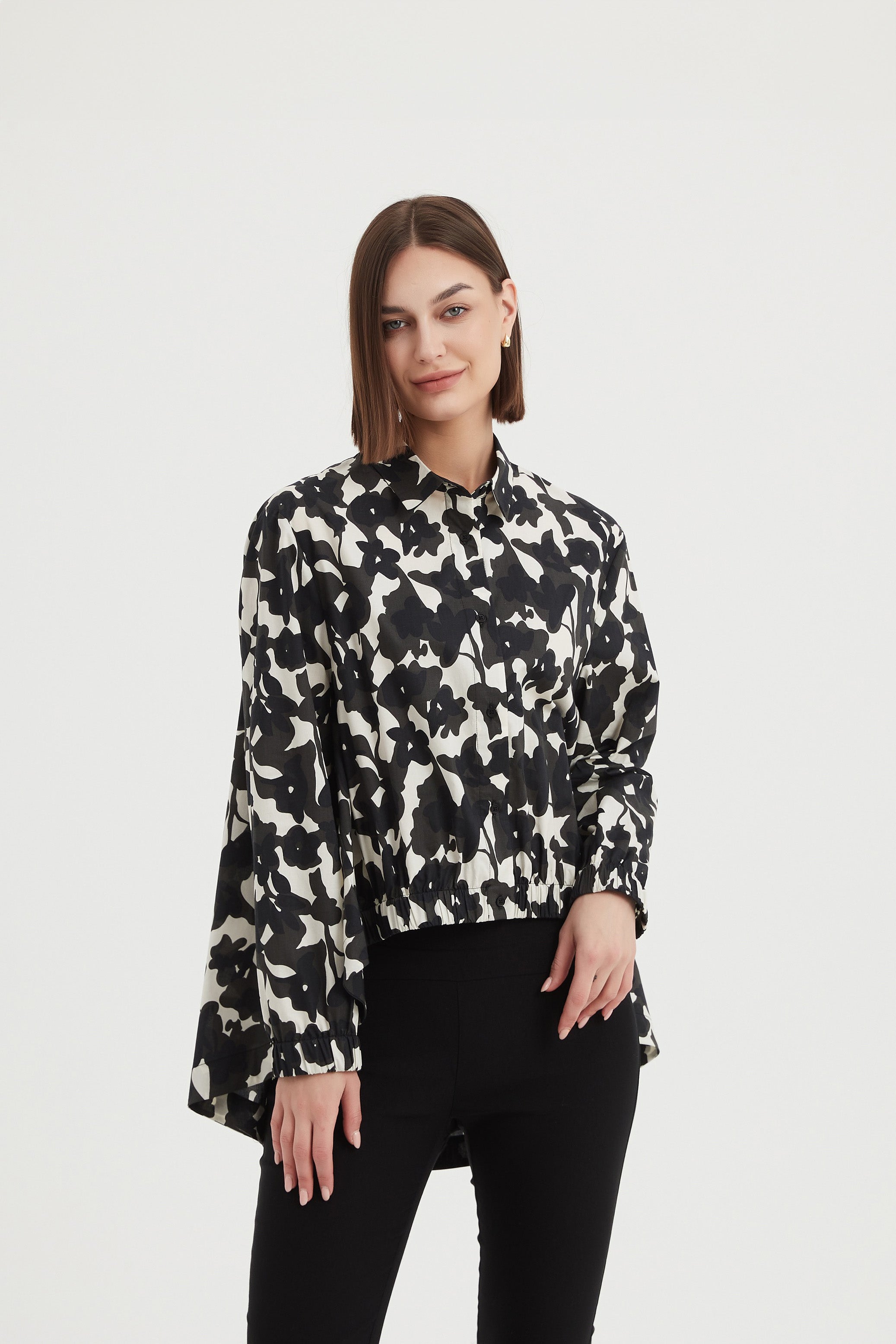 Tirelli - Elastic Front Hem Print Shirt - Black Floral