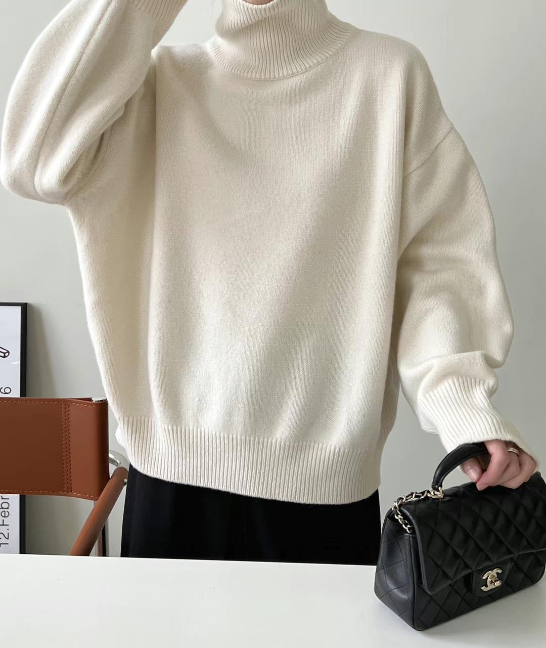 Turtle Neck Sweater Cream