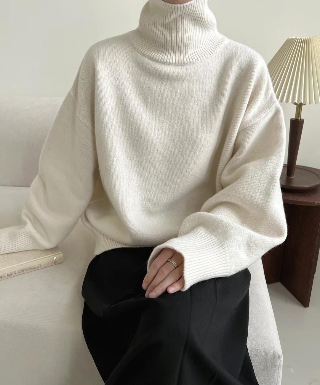 Turtle Neck Sweater Cream